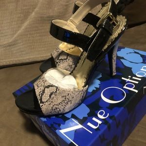 Sexy Black w/Gold Buckle & Snake Skin Front& Heel